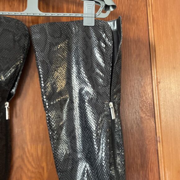 Cape Robbin Black Heeled Boots - Picture 6 of 15